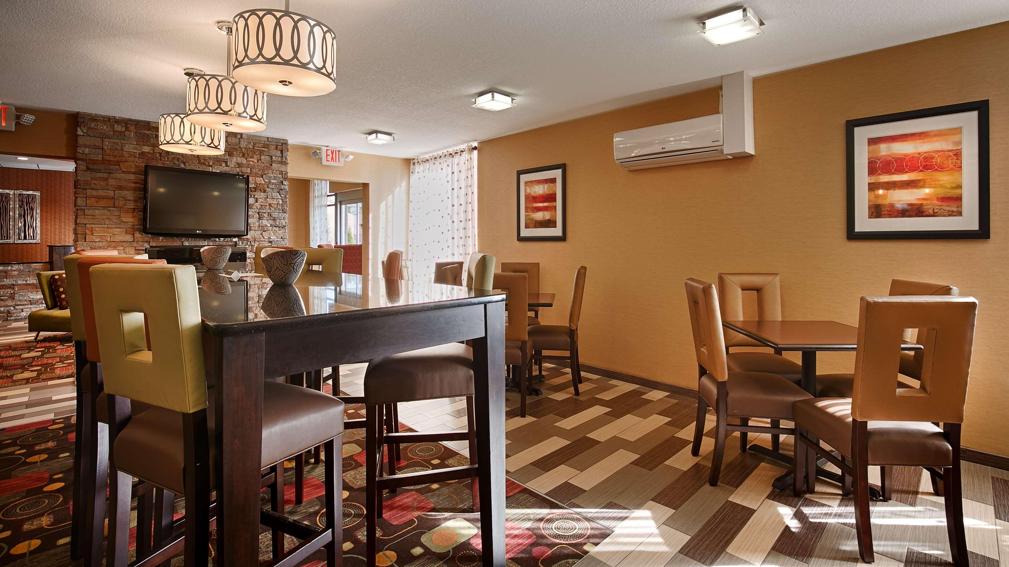 Best Western Luxbury Inn Форт Уэйн Экстерьер фото