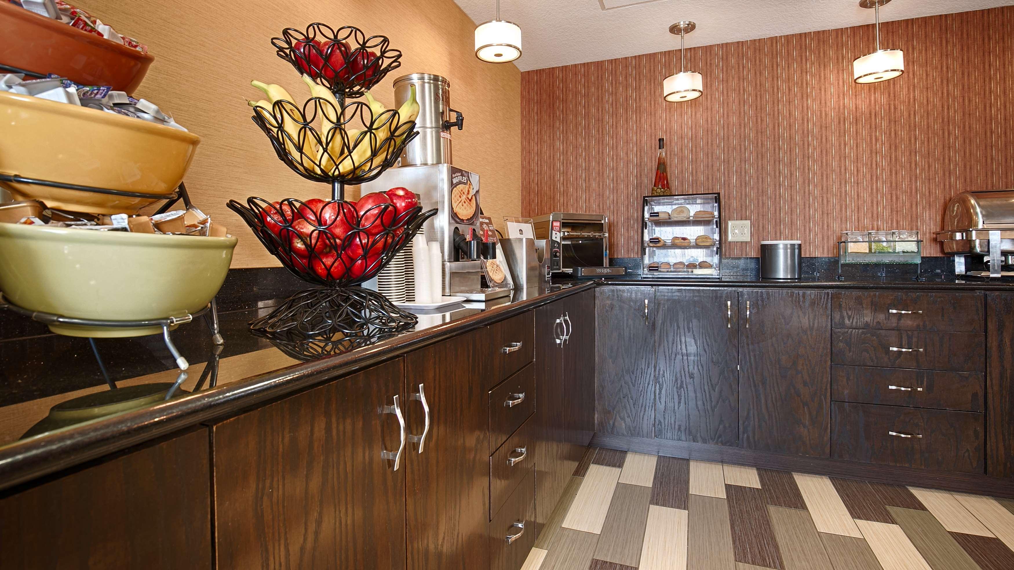 Best Western Luxbury Inn Форт Уэйн Экстерьер фото