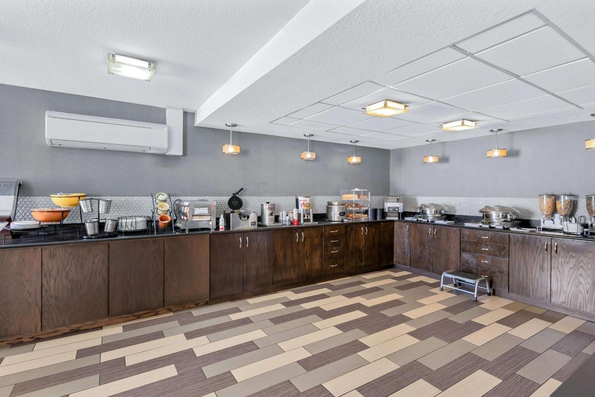 Best Western Luxbury Inn Форт Уэйн Экстерьер фото