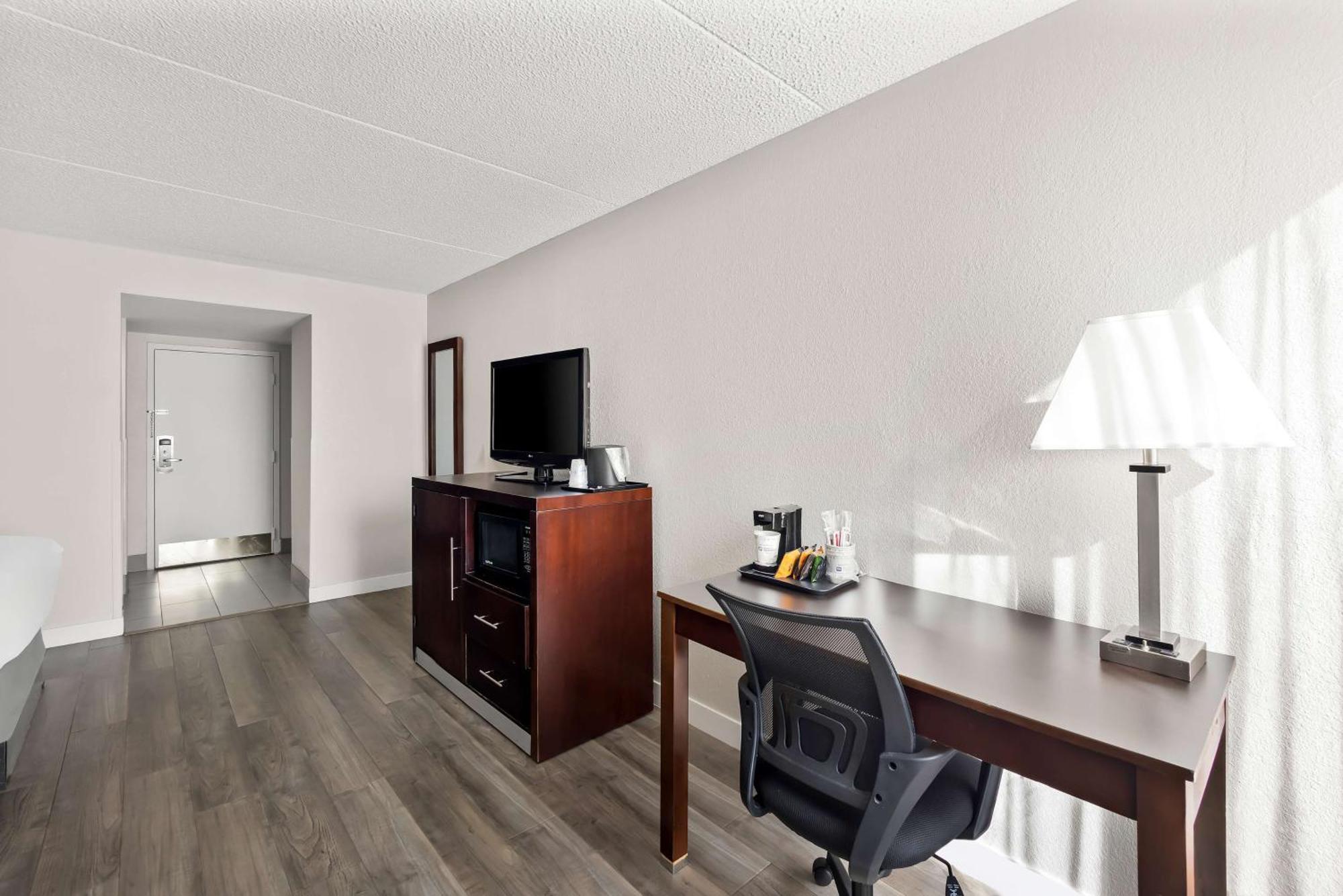 Best Western Luxbury Inn Форт Уэйн Экстерьер фото