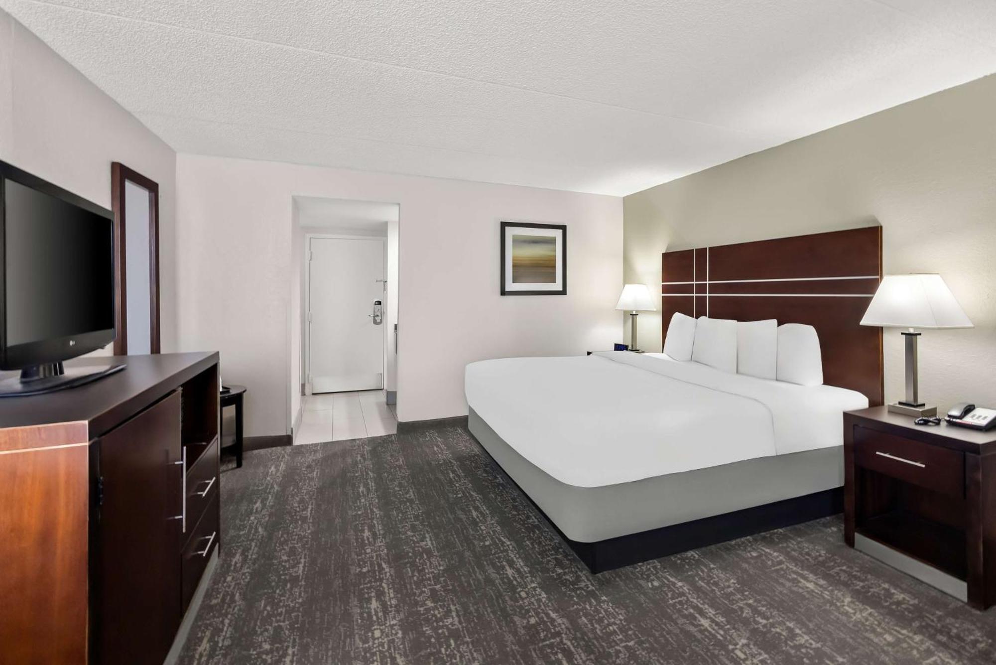 Best Western Luxbury Inn Форт Уэйн Экстерьер фото