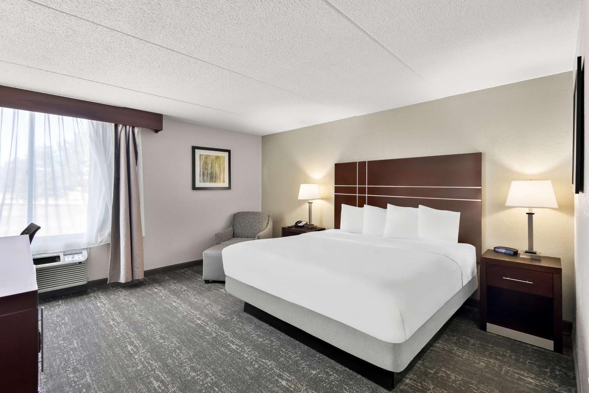 Best Western Luxbury Inn Форт Уэйн Экстерьер фото