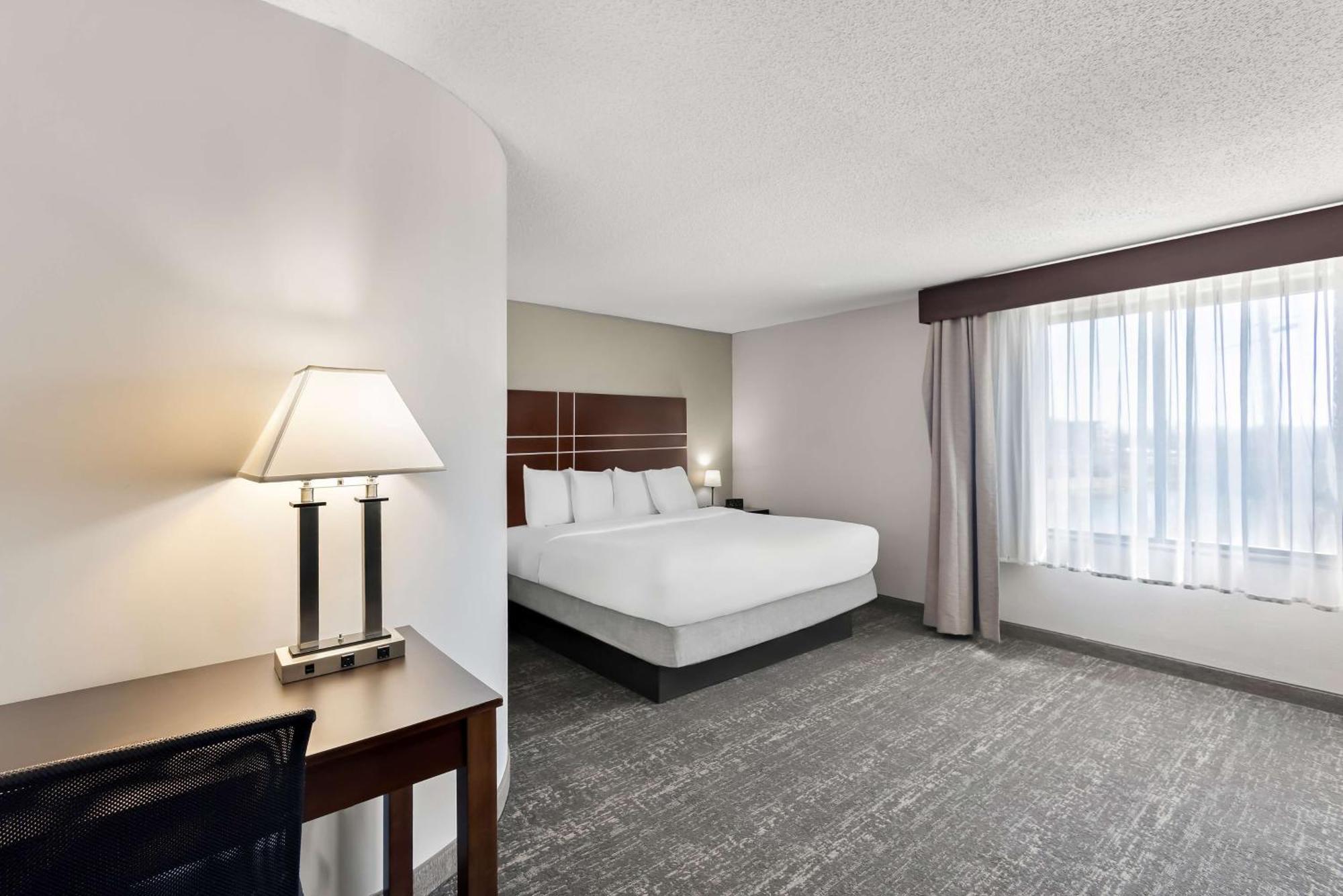 Best Western Luxbury Inn Форт Уэйн Экстерьер фото
