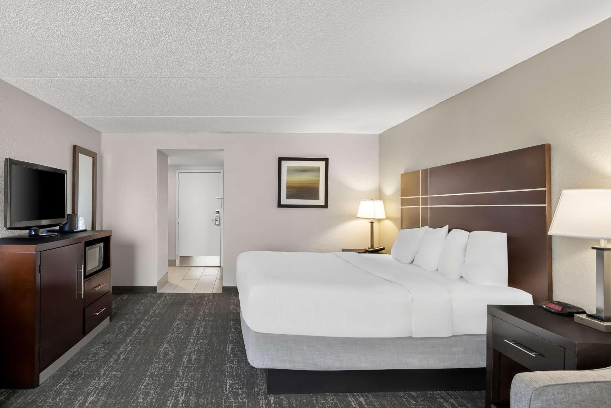 Best Western Luxbury Inn Форт Уэйн Экстерьер фото