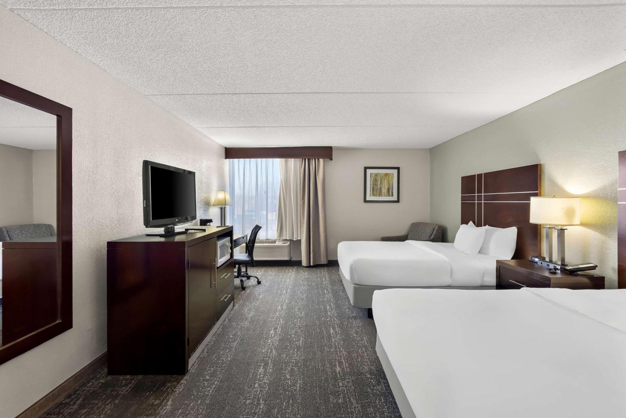 Best Western Luxbury Inn Форт Уэйн Экстерьер фото